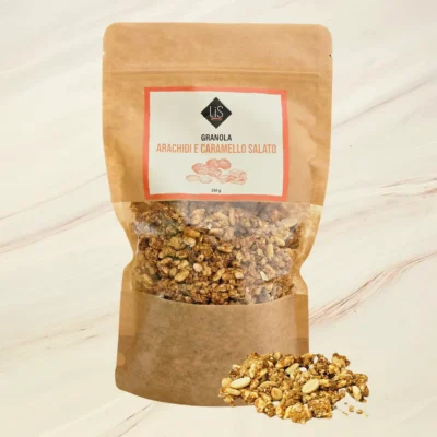 La confezione della granola con arachidi e caramello salato del laboratorio artigianale LiS